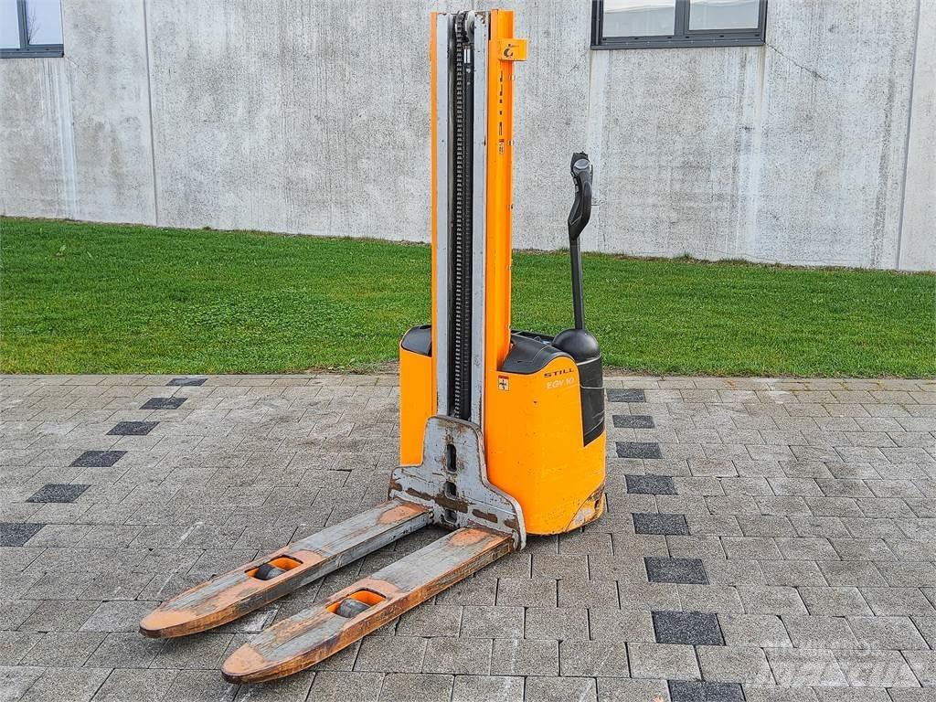 Still EGV 10 Pedestrian stacker