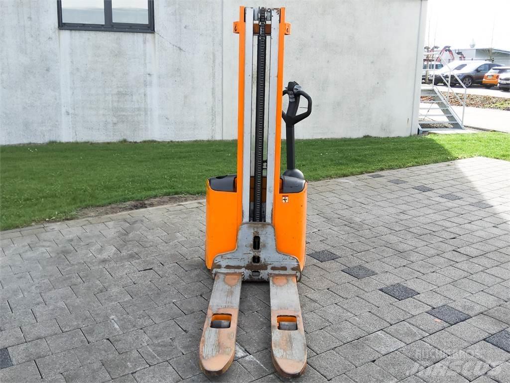 Still EGV 10 Pedestrian stacker
