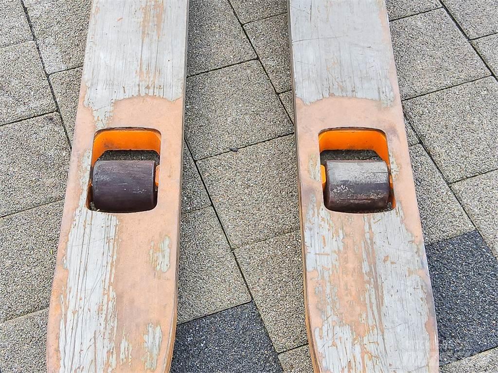 Still EGV 10 Pedestrian stacker