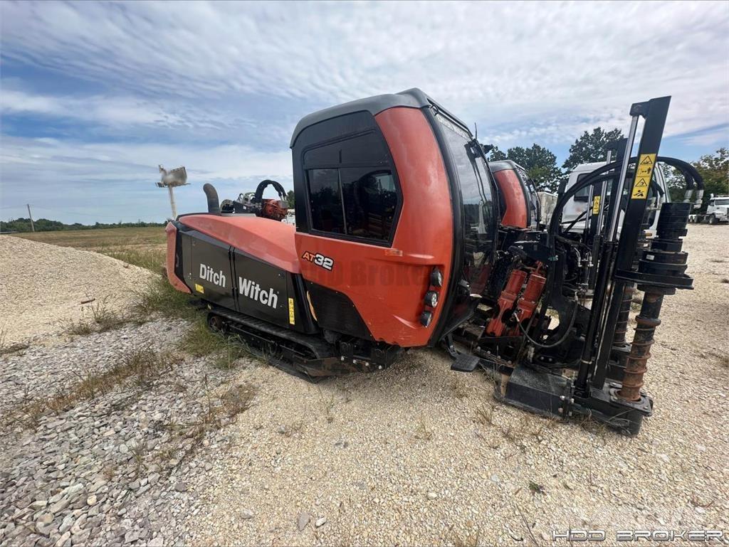 Ditch Witch AT32 Horizontal Directional Drilling Equipment