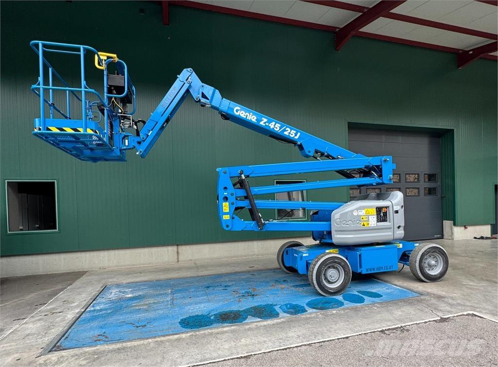 Genie Z-45/25J DC Articulated boom lifts