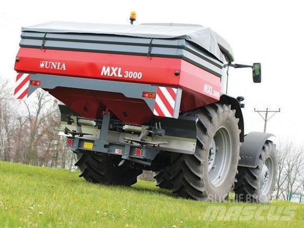 Unia MX 1600 Manure spreaders