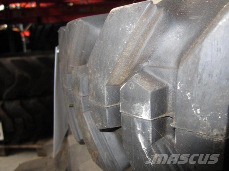  5X70-12 Solideal dæk - 2 stk. Tyres, wheels and rims