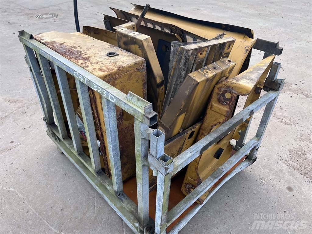 CAT 323D Skærme Other components