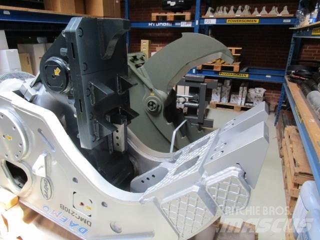 Daemo DMC210B betonsaks Pulveriser  (Demolition Crusher ) 