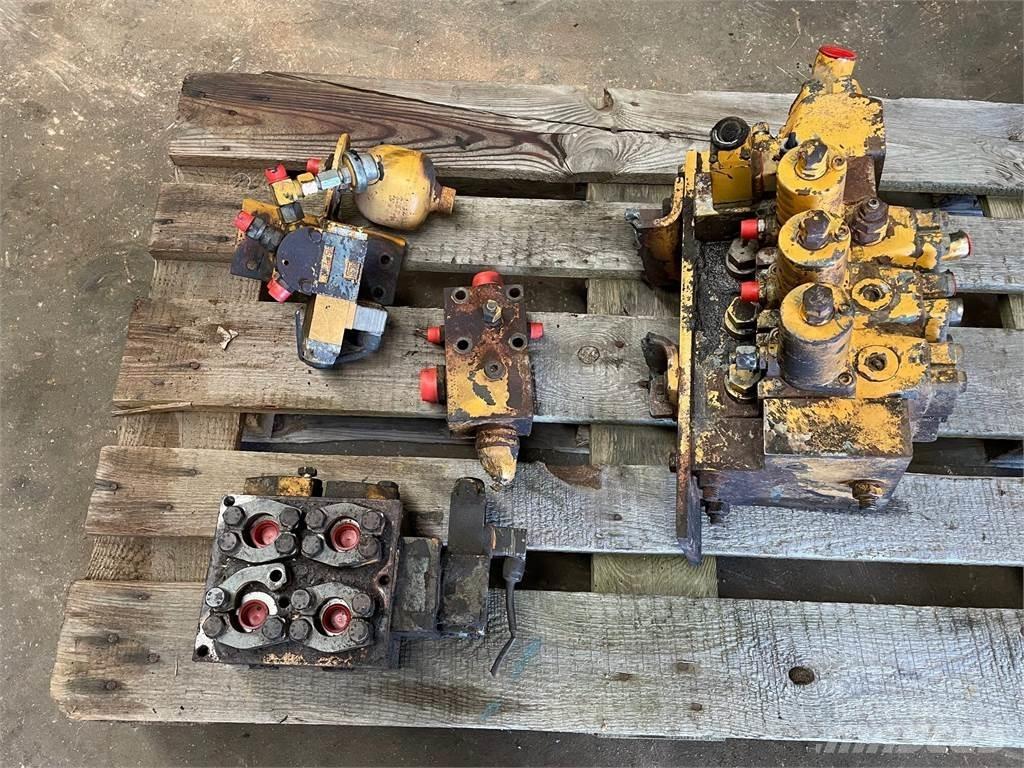  Diverse dele ex. Cat 206 Hydraulics