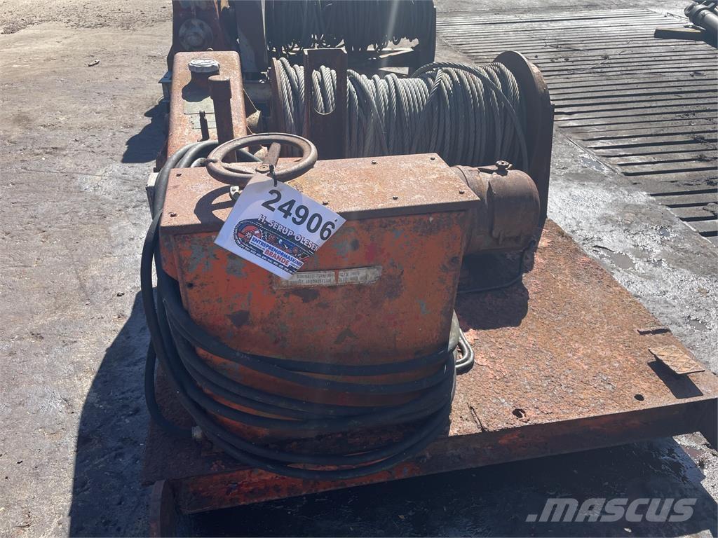  El-spil med gear og bremse. Winches, hoists and material lifts