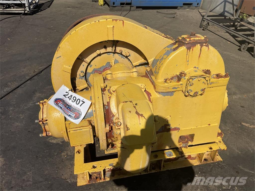  El-spil med gear og bremse Winches, hoists and material lifts