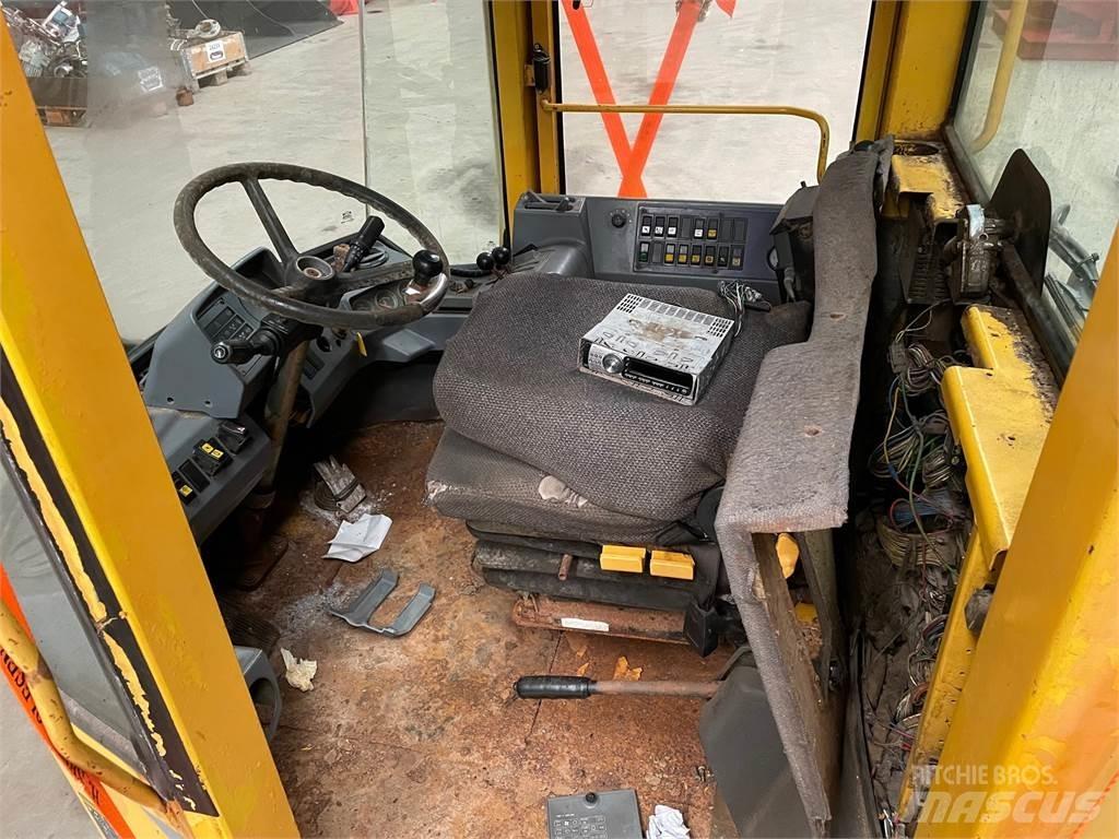  Førerhus ex. Volvo L90B Other components