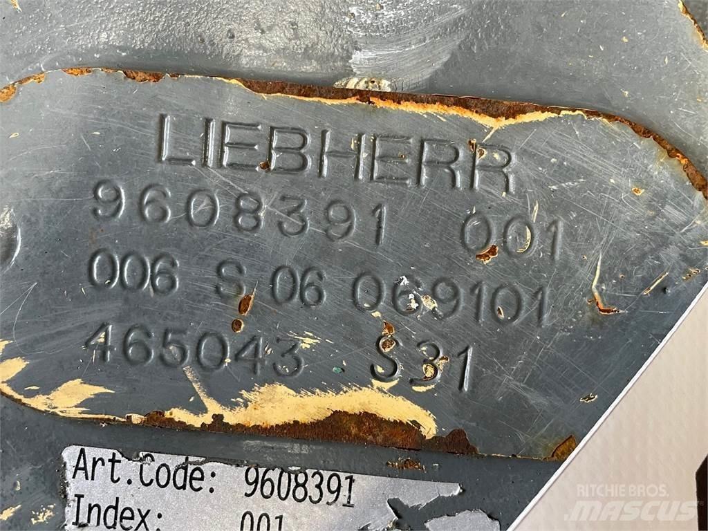 Liebherr L542 Link Arm Other components