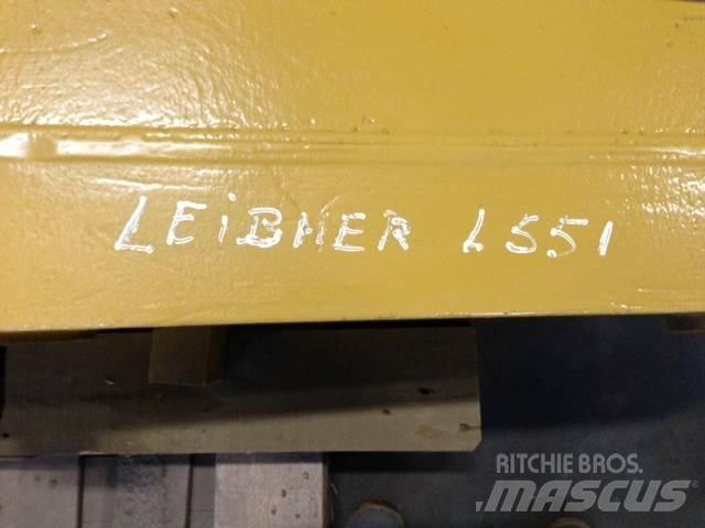 Liebherr L551 Link Arm Other components