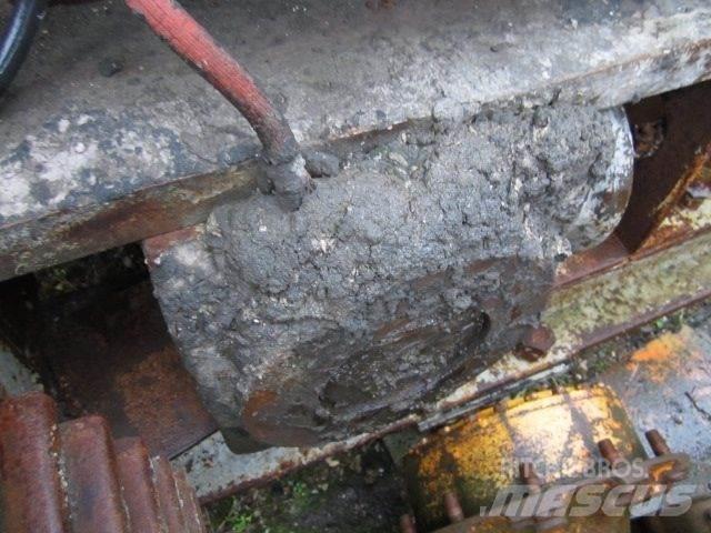  Piggvalskross - til ophug. Construction - Others