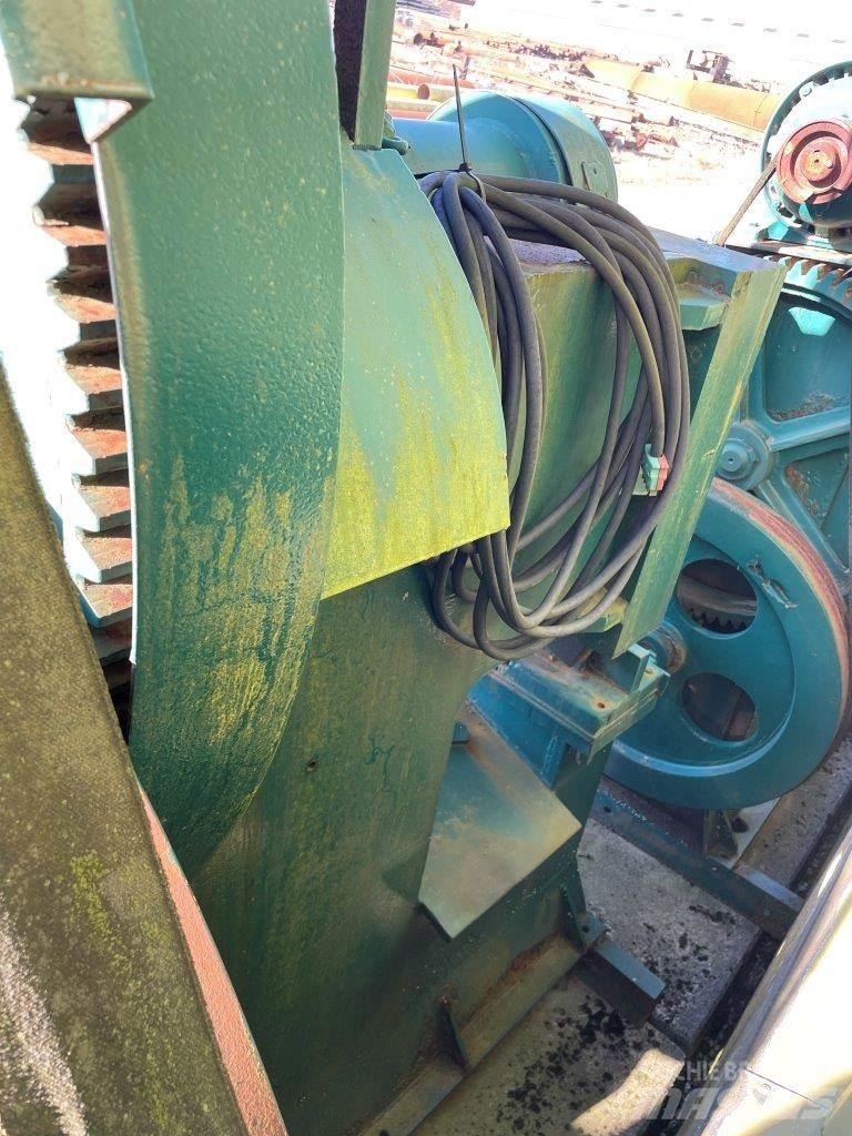  Skrotsaks Pulveriser  (Demolition Crusher ) 