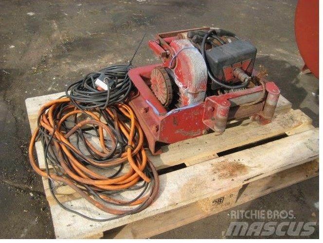  Spil - 24 volt Hoists, winches and material elevators