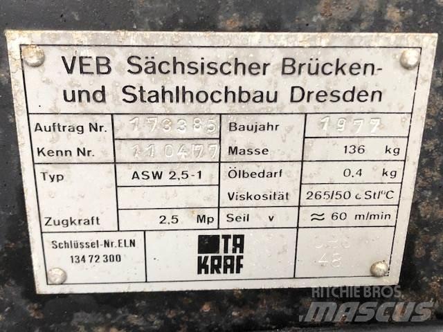 VEB spil - 2,5 T - 2 stk. Hoists, winches and material elevators