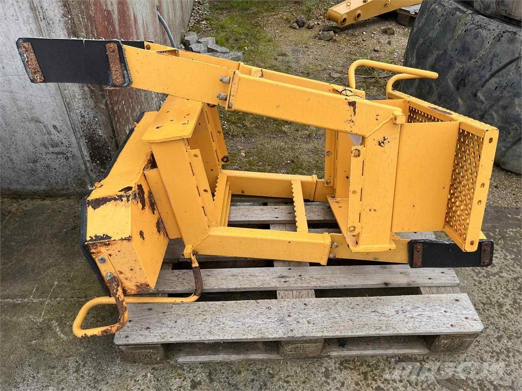 Volvo L220E trappe Other components