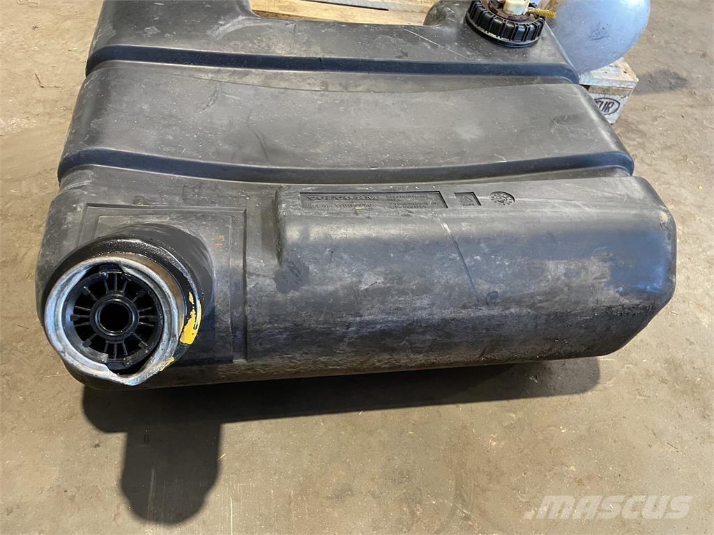 Volvo L70B dieseltank Engines