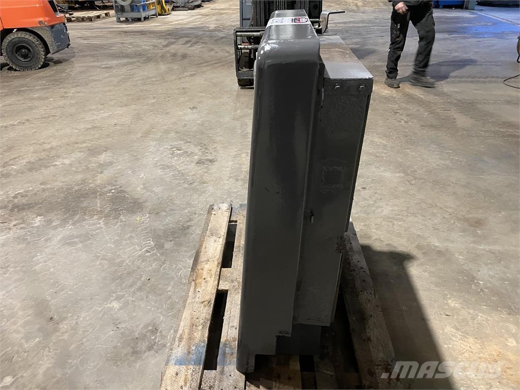 Volvo L70B kølerhjelm Other components