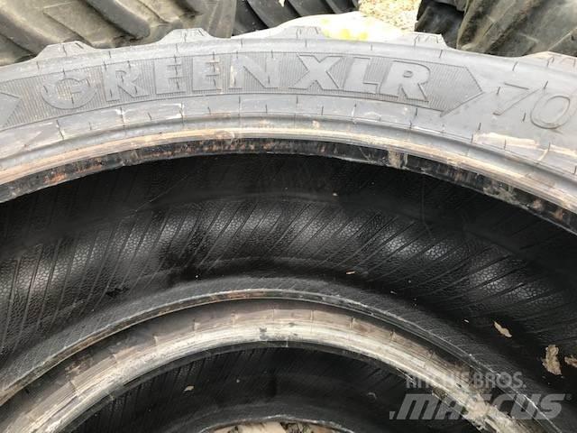  Rear Tyres Tyres, wheels and rims