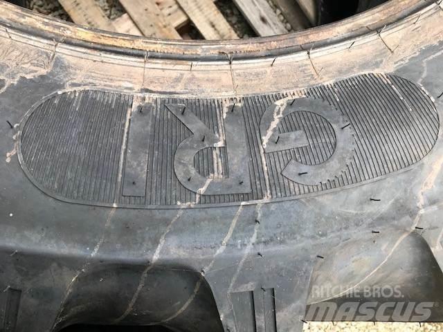  Rear Tyres Tyres, wheels and rims