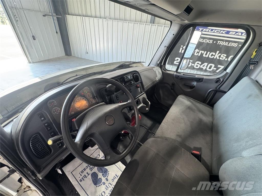 Freightliner M2106 Box body trucks