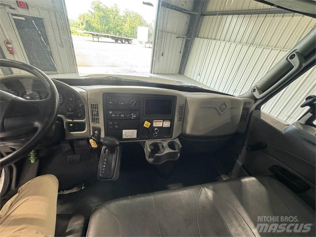 International 4300 Box body trucks