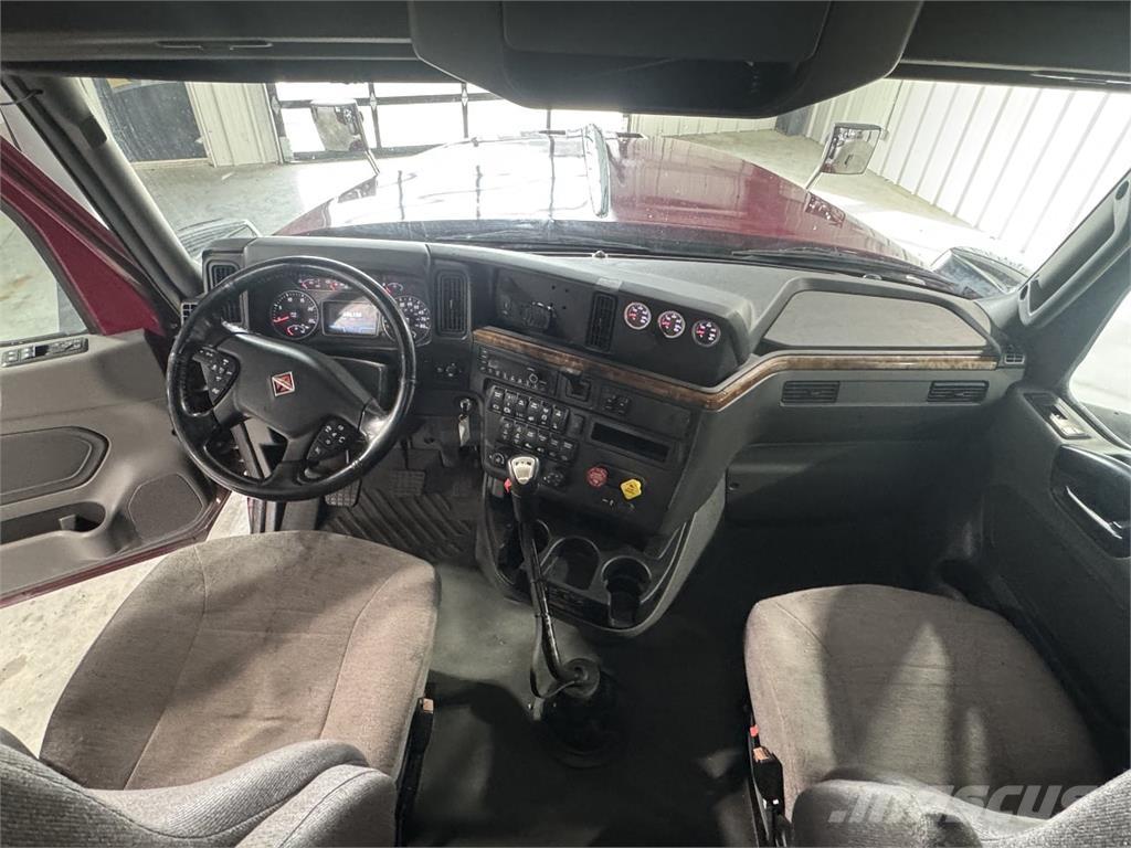 International LS532 Tractor Units