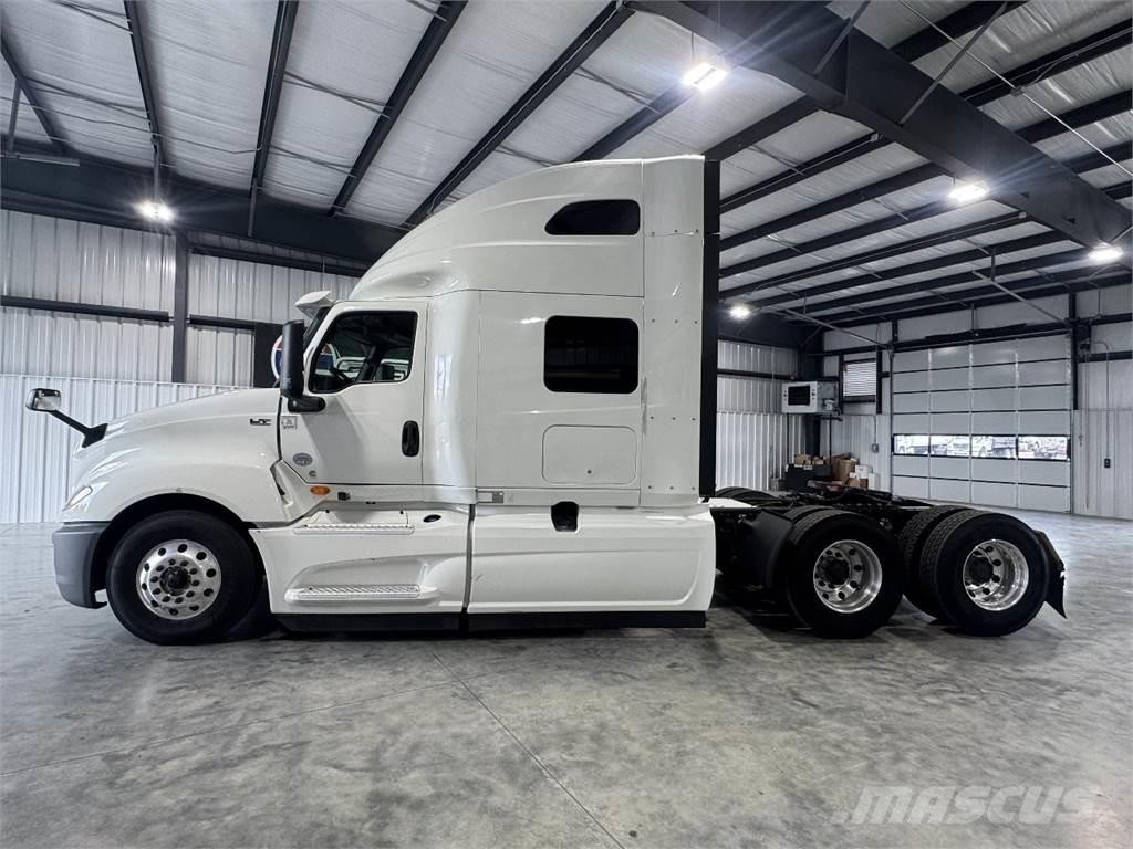 International LT625 Tractor Units