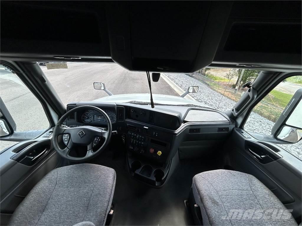 International LT625 Tractor Units