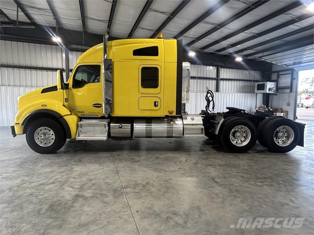 Kenworth T880 Tractor Units