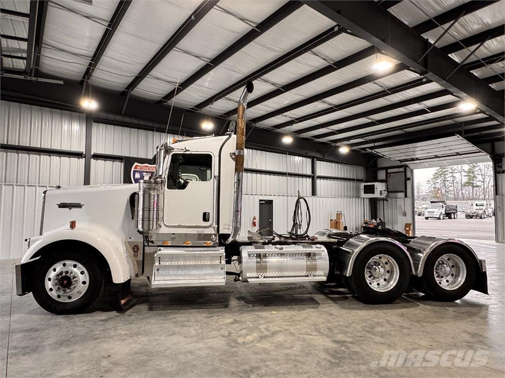 Kenworth W900L Tractor Units