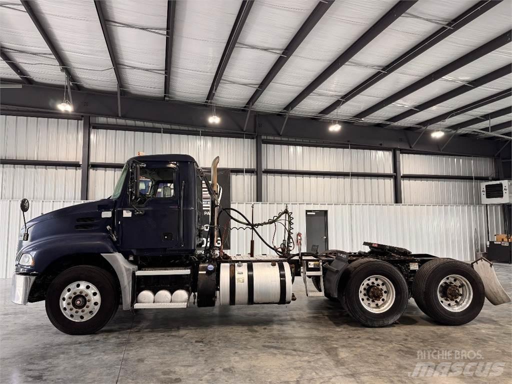 Mack CXU613 Tractor Units