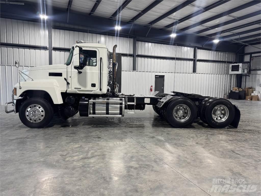 Mack Pinnacle Tractor Units