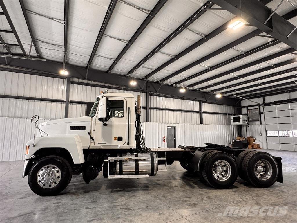 Mack Pinnacle Tractor Units