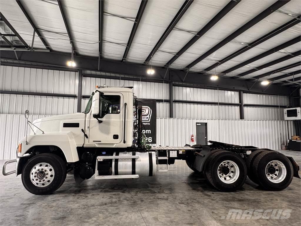 Mack Pinnacle Tractor Units