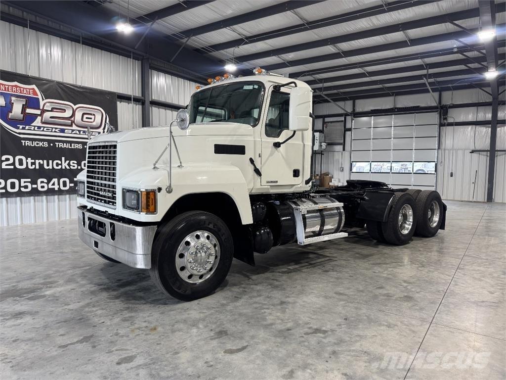 Mack Pinnacle Tractor Units