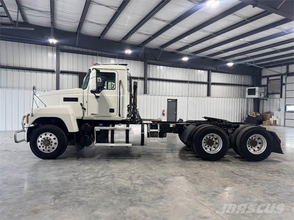 Mack Pinnacle Tractor Units