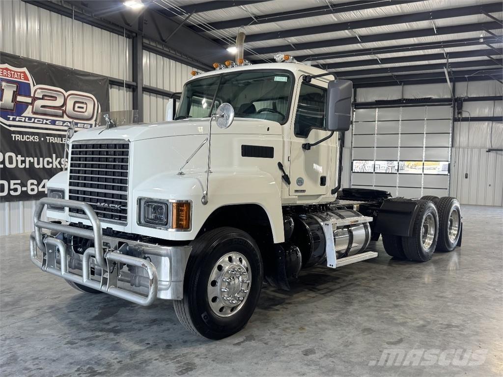 Mack Pinnacle Tractor Units