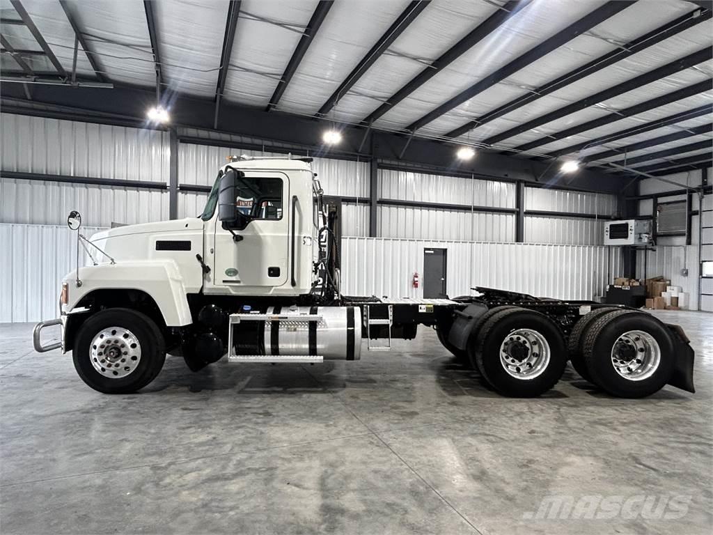 Mack Pinnacle Tractor Units