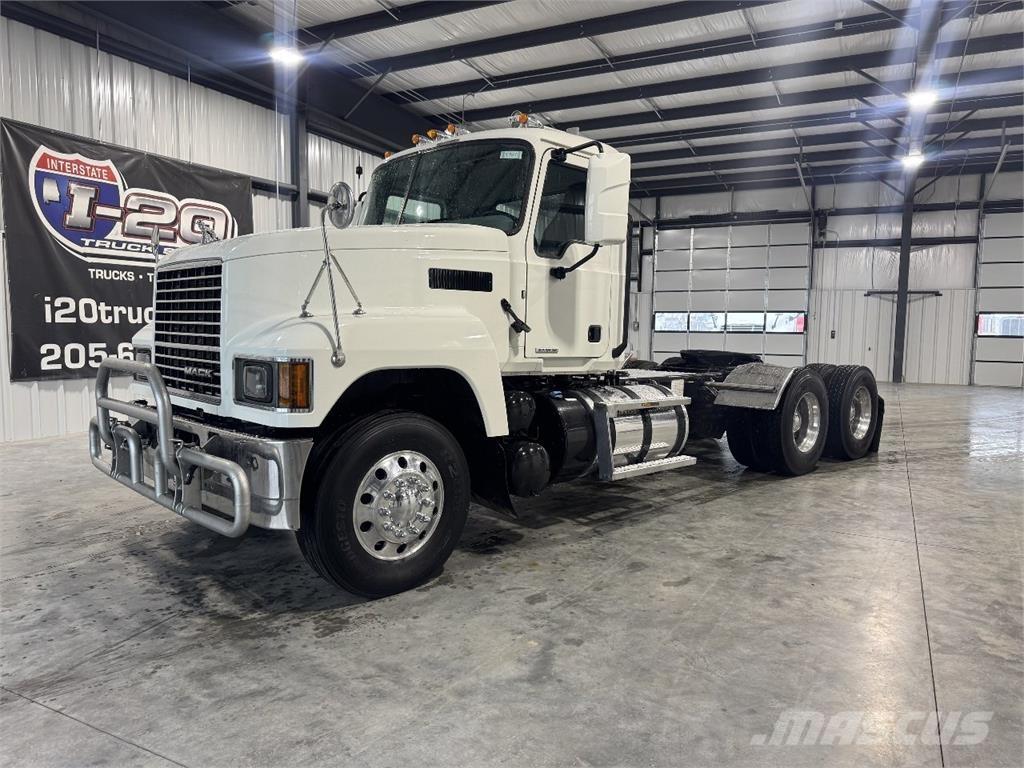 Mack Pinnacle 64T Tractor Units