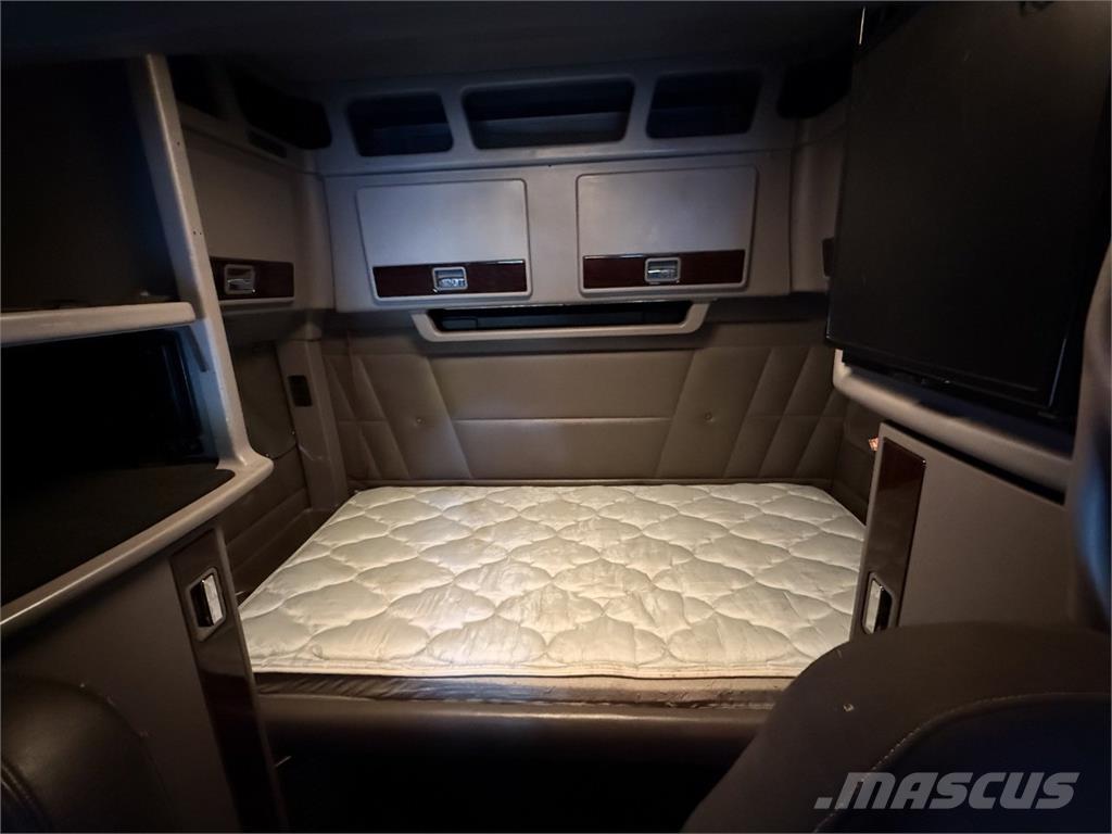 Peterbilt 389 Tractor Units