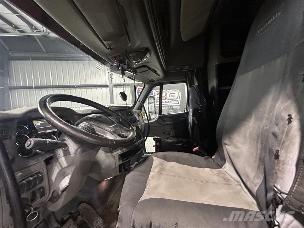 Peterbilt 587 Tractor Units