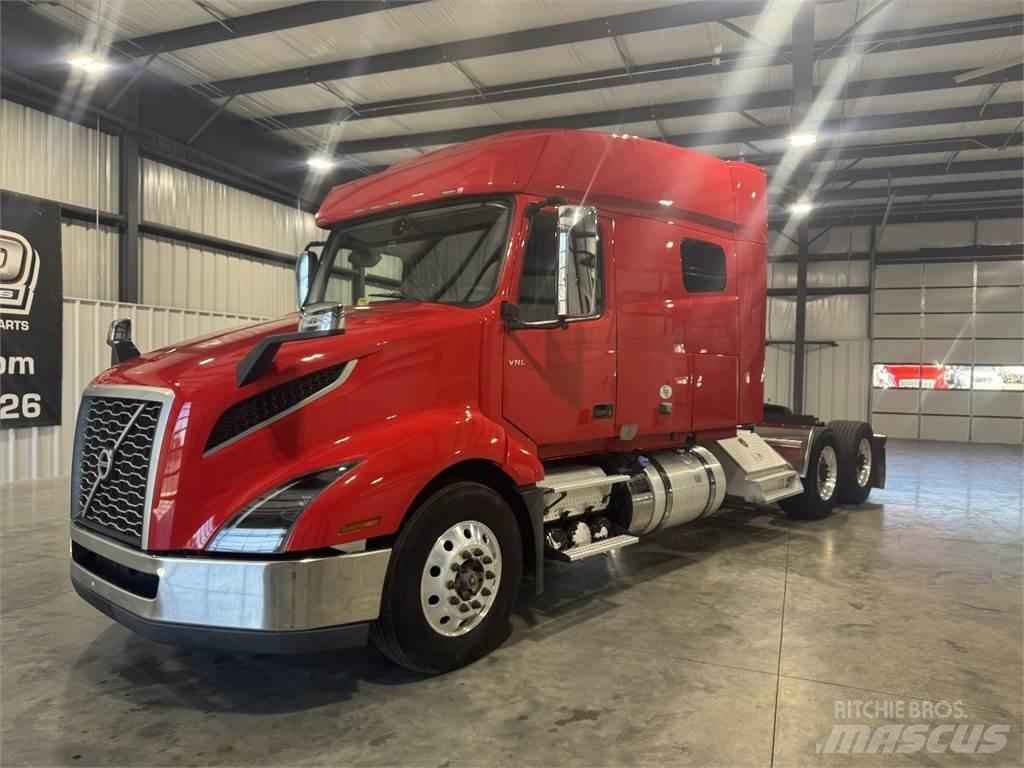 Volvo VNL64T740 Tractor Units