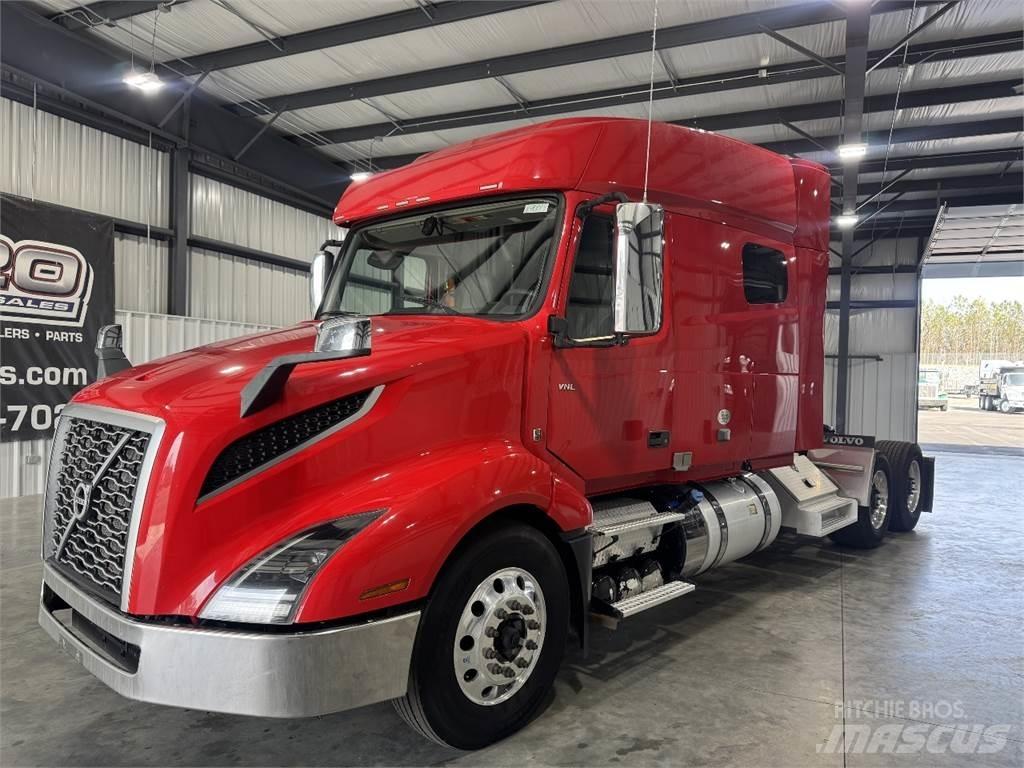 Volvo VNL64T740 Tractor Units