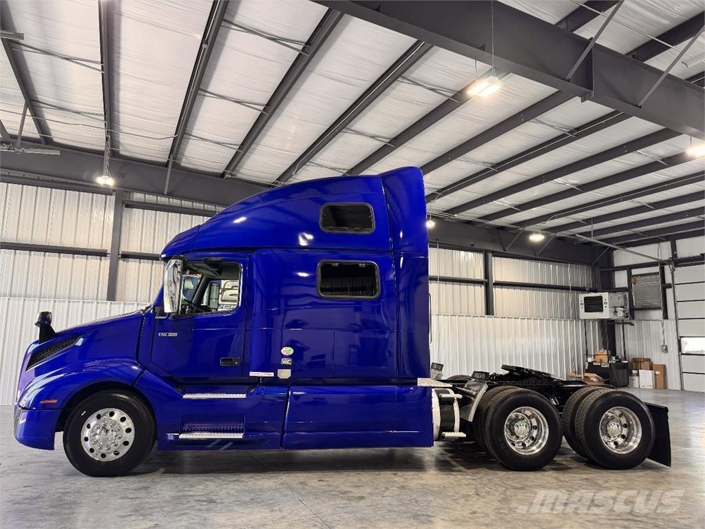 Volvo VNL860 Tractor Units