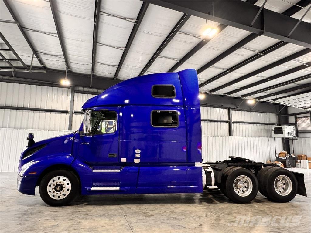 Volvo VNL860 Tractor Units