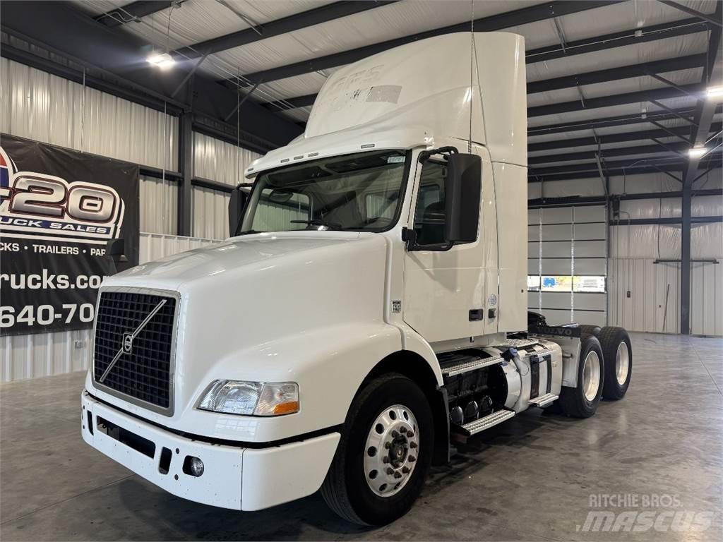 Volvo VNM64T200 Tractor Units