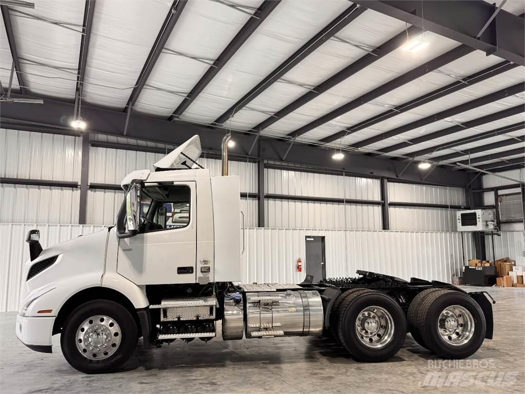 Volvo VNR64T300 Tractor Units