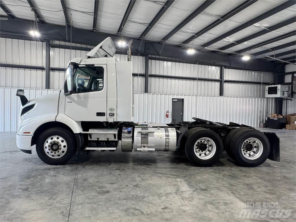 Volvo VNR64T300 Tractor Units