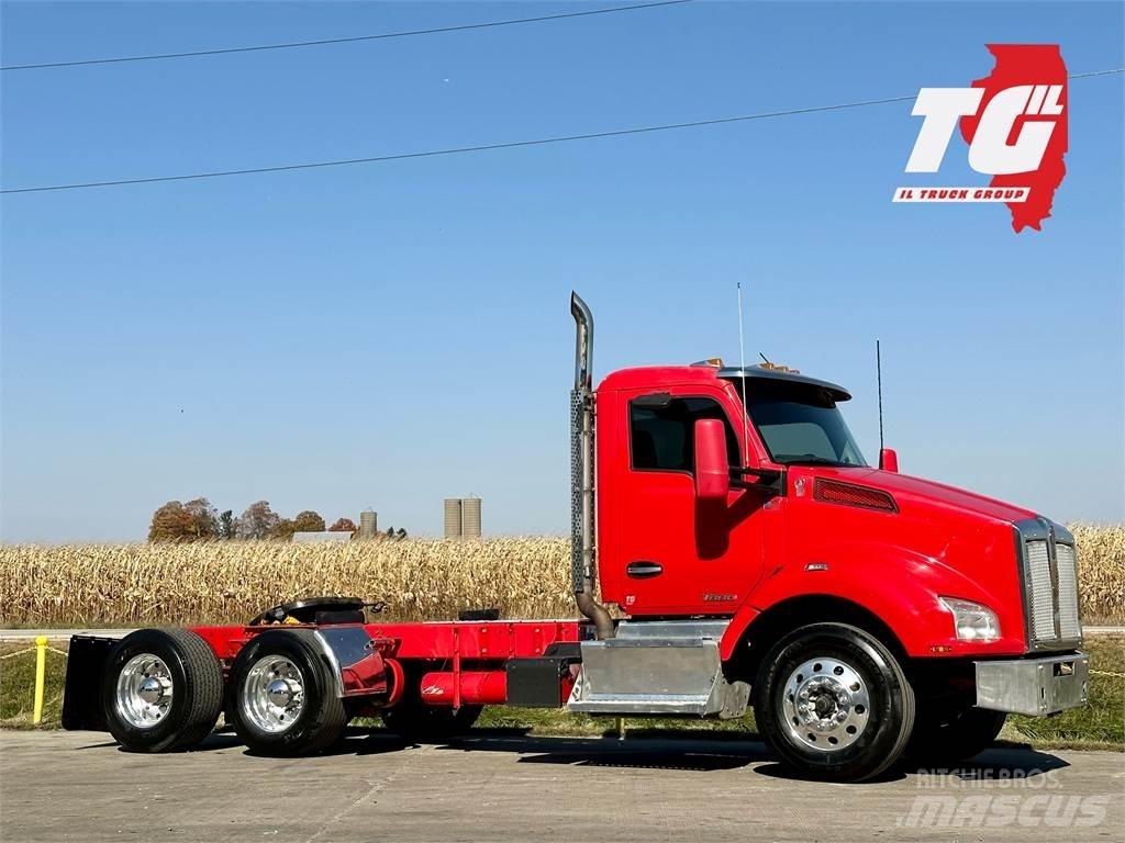 Kenworth T880 Tractor Units